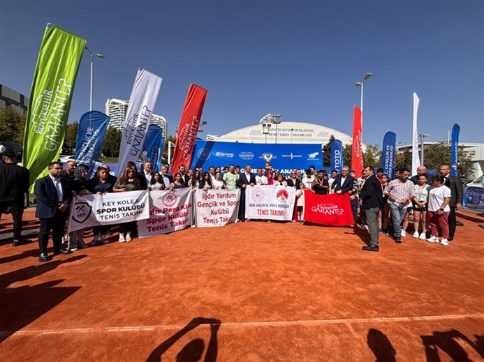 Iğdır Tenis Erkek Takımımız Doğu ve Güneydoğu Şampiyonu!